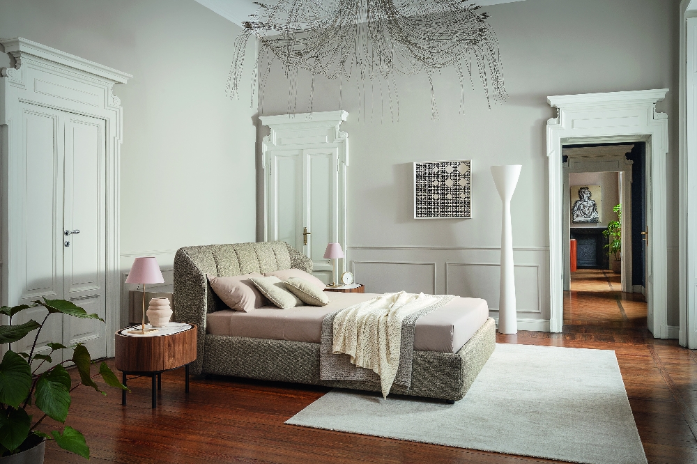 Μοντέρνα κρεβατοκάμαρα Calligaris με φυσικό φως – Adamopoulos Casa Ideale Αθήνα